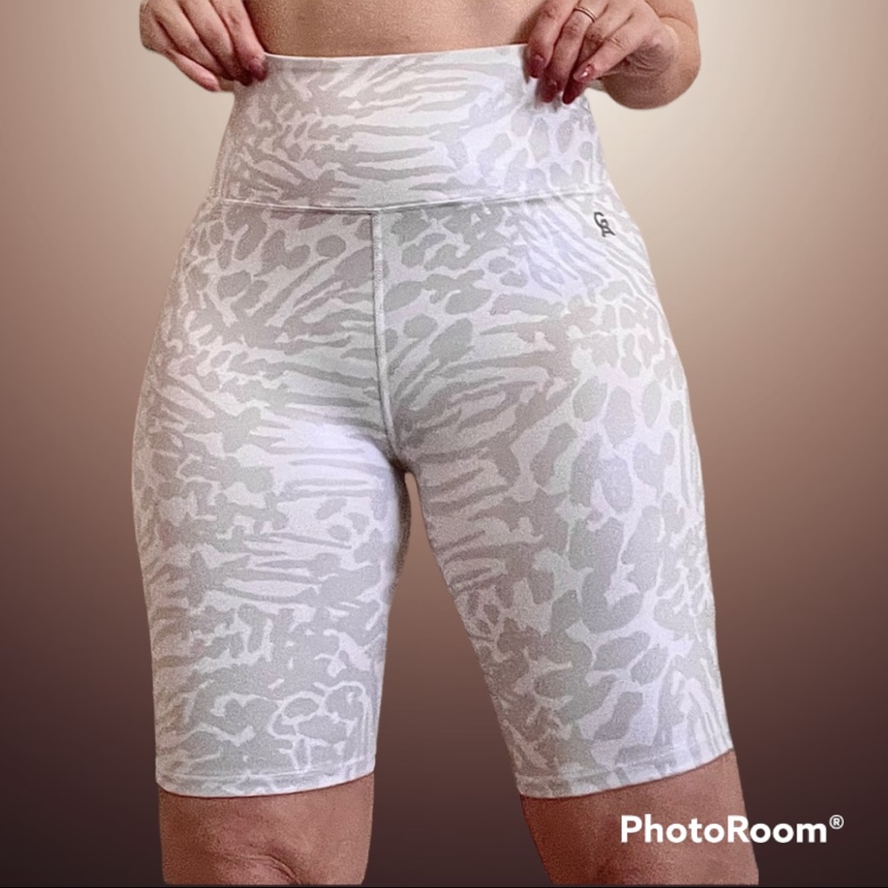 GOOD AMERICAN metallic bike short